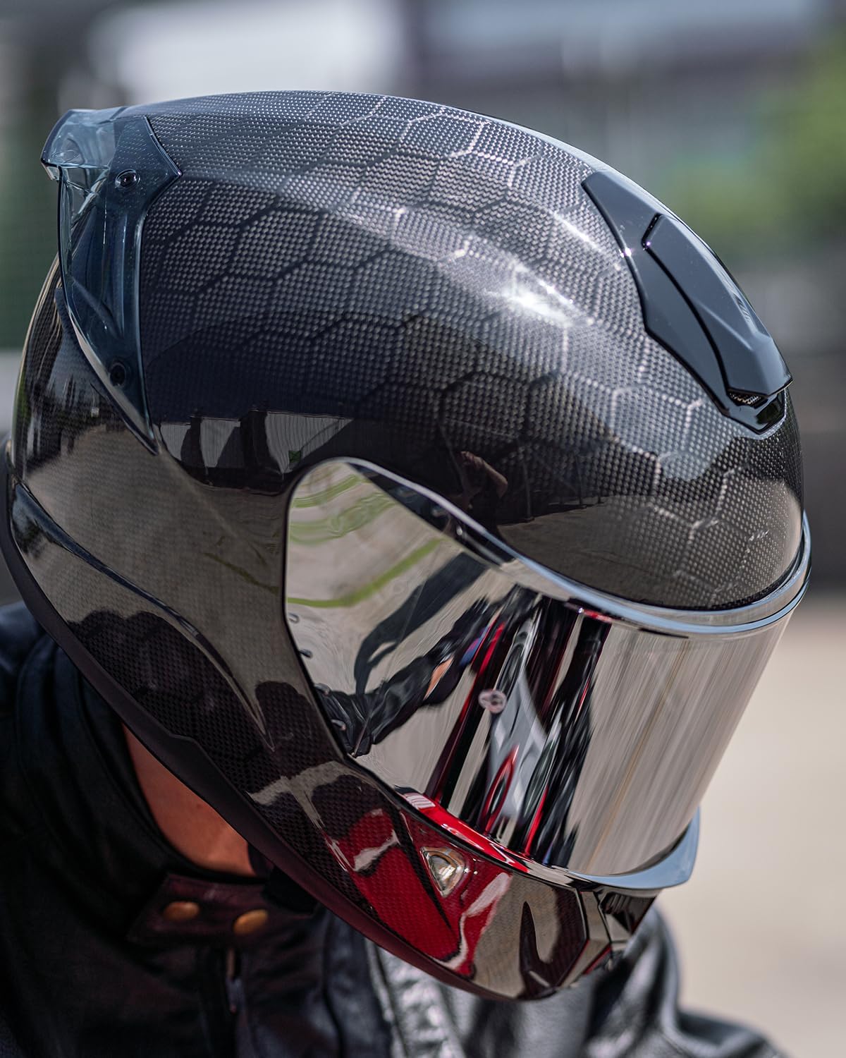 Carbon Fiber Motorcycle Helmets Lightweight Full Face Dual Visor Helmet with Rear Wing Pinlock Compatible Motorbike