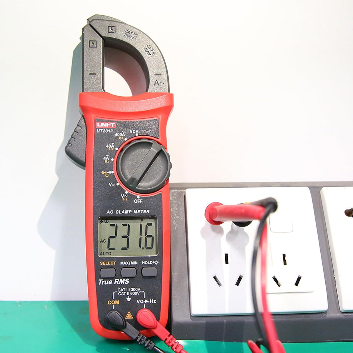 UNI-T UT201R Digital Clamp Meter 4000 Counts Multimeter Auto Range True RMS Clamp Meter DC Current Meter
