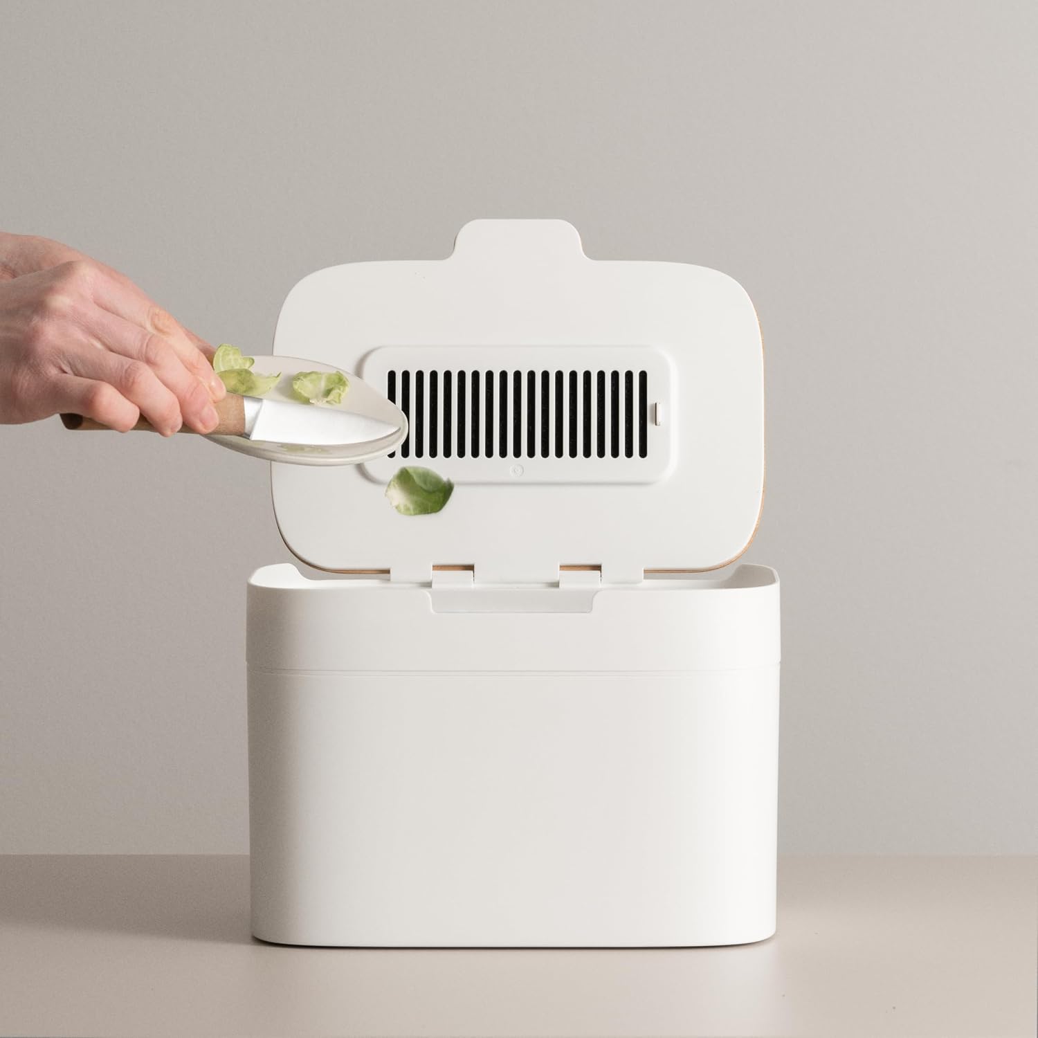 Compost Bin Kitchen 'Elin' | 1.2 GAL / 4.5L Countertop Compost Bin with Wooden Lid & Filter | Odor-Free, Dishwasher