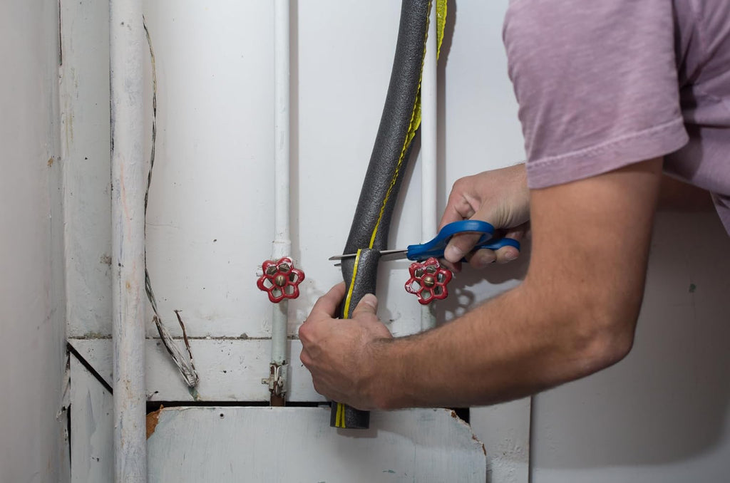 Foam Pipe Covers, Pipe Insulation Foam Tubes for Hot and Cold Water Pipes, Pre Slit and Self Sealing Adhesive Edge