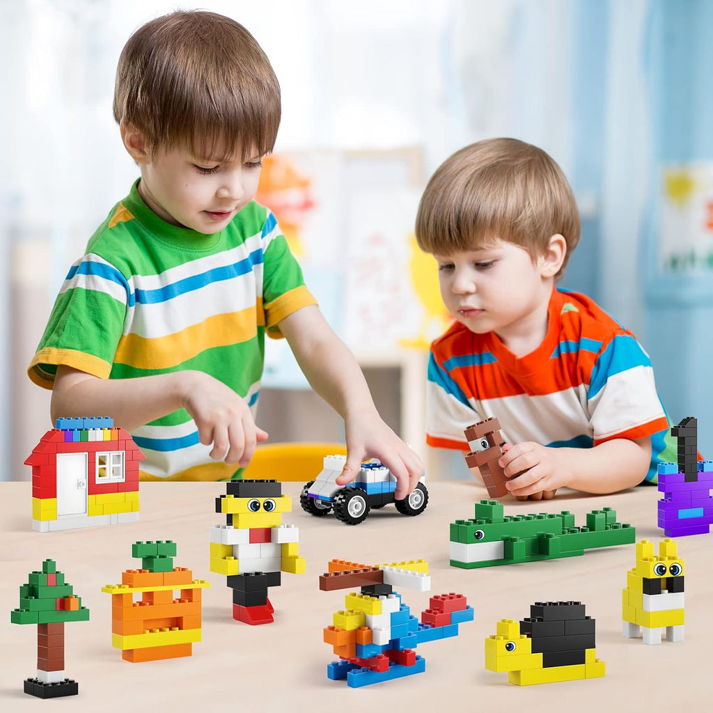 Building Blocks Set with Storage Box and Lid Baseplate: 568 Pieces Classic Bricks Compatible with Major Brands