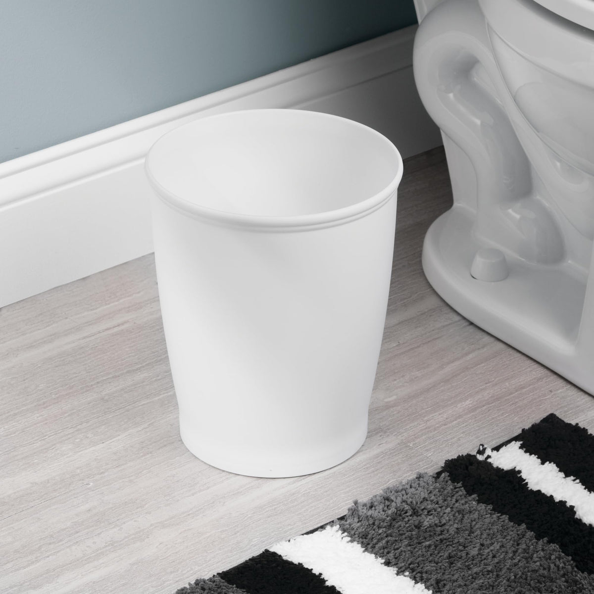 Round Bathroom Trash Can, White