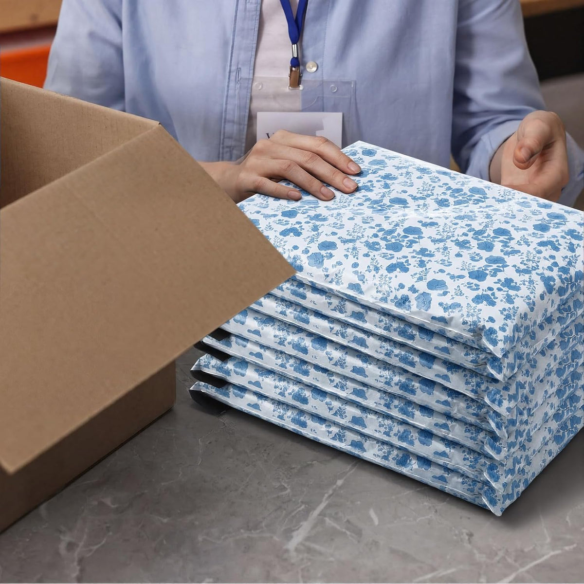 200 Pack Coquette Mailers Bags 10x13 in Floral Poly Mailers, Blue