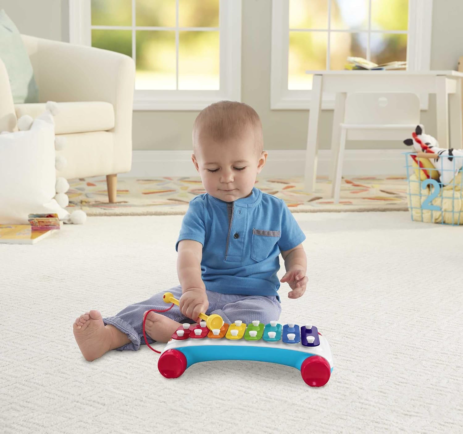 Fisher-Price Toddler Pull Toy, Classic Xylophone Pretend Musical Instrument with Mallet for Preschool Kids Ages 18+