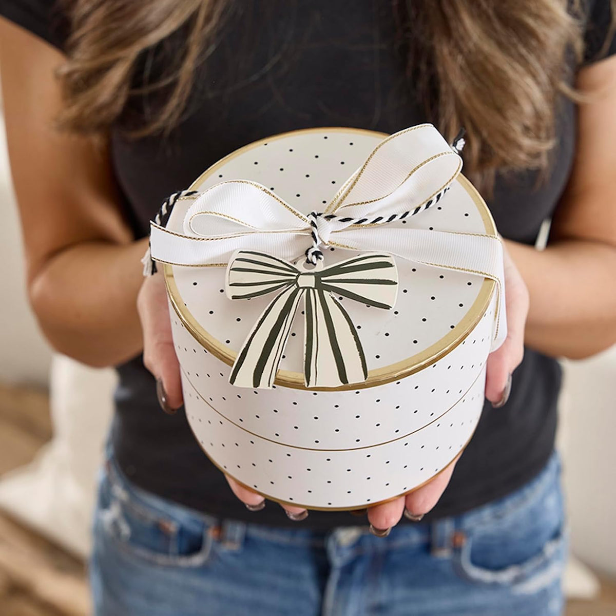 Gift Wrap Co. Nested Gift Box 2-Piece Set Round Designer Boxes with Lids, Large and Small, Polka Dots