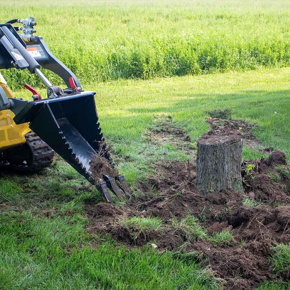 Mini Skid Steer Stump Bucket Attachment, Stump Bucket for Compact Skid Steer with Toro Style Mounting, Serrated