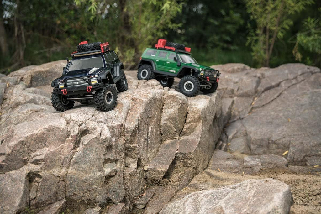 Everest GEN7 Pro 1/10 Scale RC Rock Crawler – 4WD RTR RC Truck with Realistic Scale Accessories, Waterproof