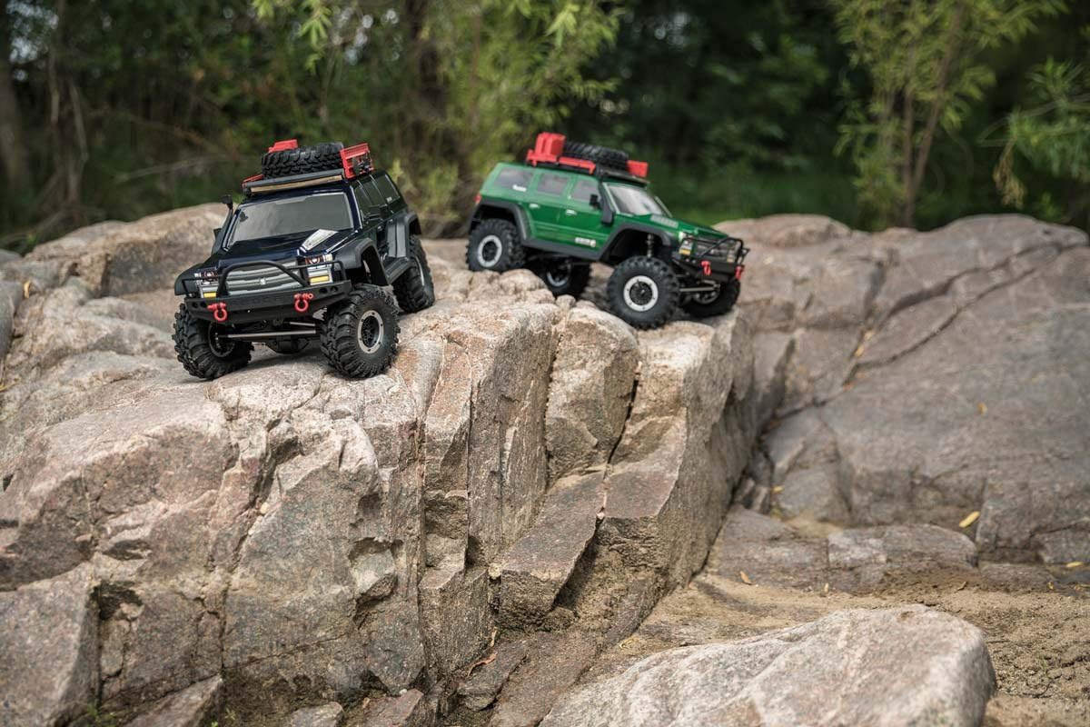 Everest GEN7 Pro 1/10 Scale RC Rock Crawler – 4WD RTR RC Truck with Realistic Scale Accessories, Waterproof