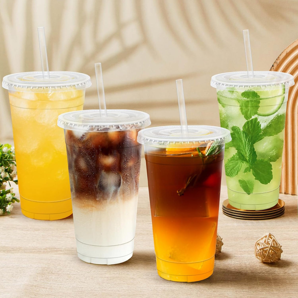 100 Pack 20 oz Plastic Coffee Cups with Lids, Disposable Clear Cups