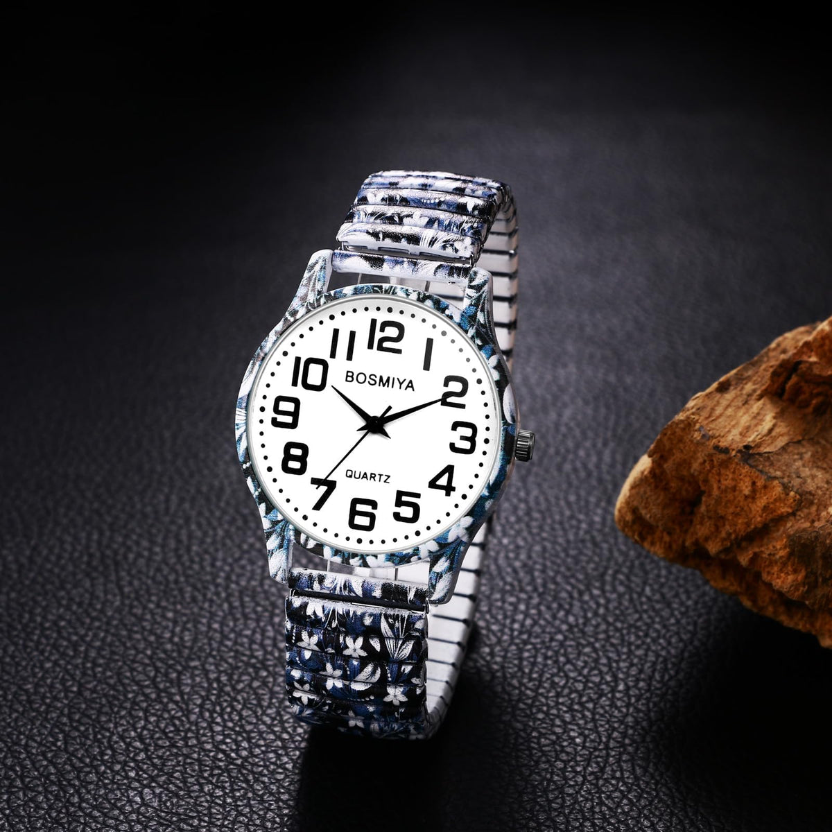 Women's Stretch Band Quartz Watch Easy Reader Dial, Black White Strap