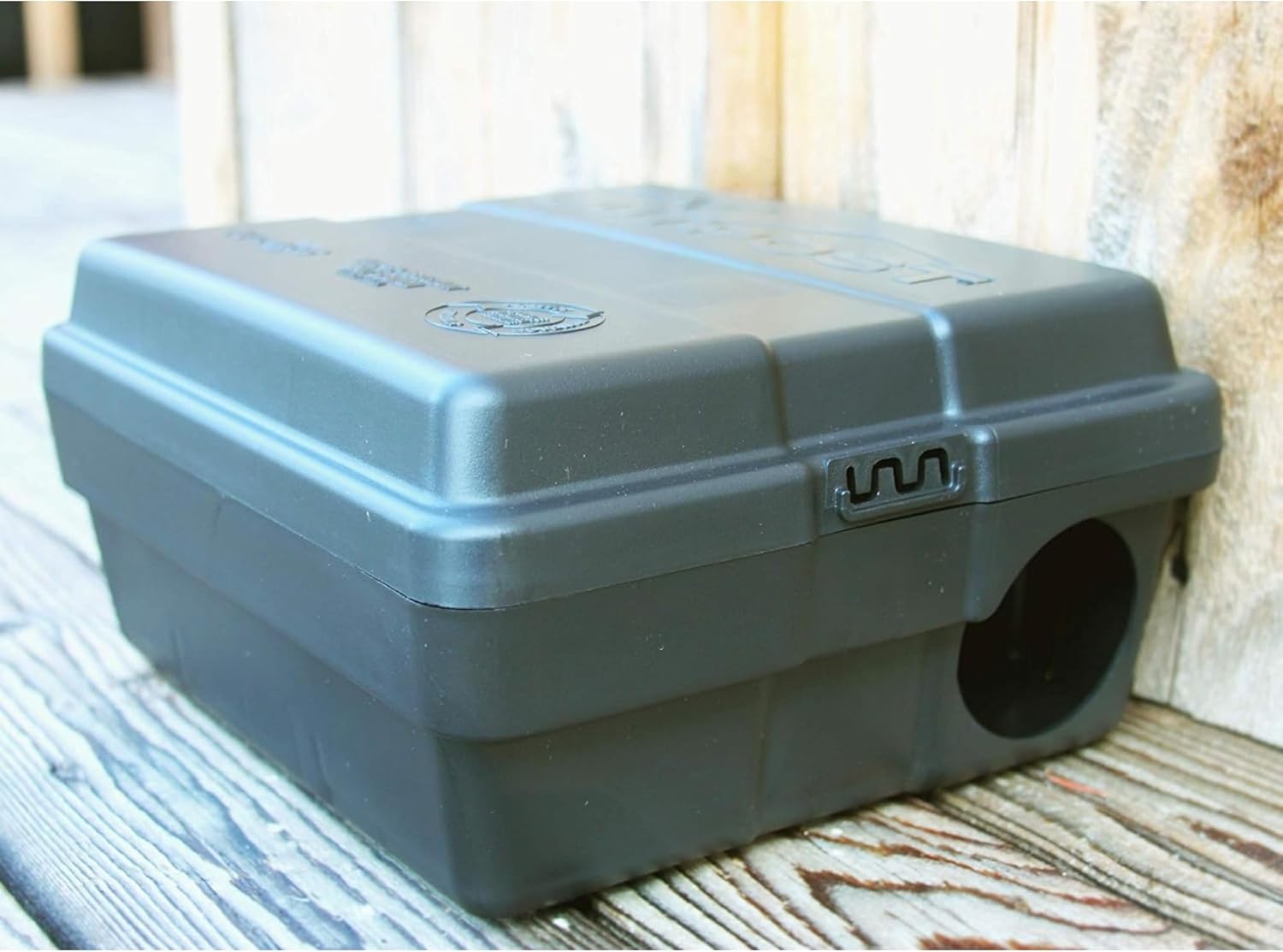 Outpost Rat Bait Station | Single Station Targets Small Mice Up to Large Rats | Position Horizontal or Vertical |