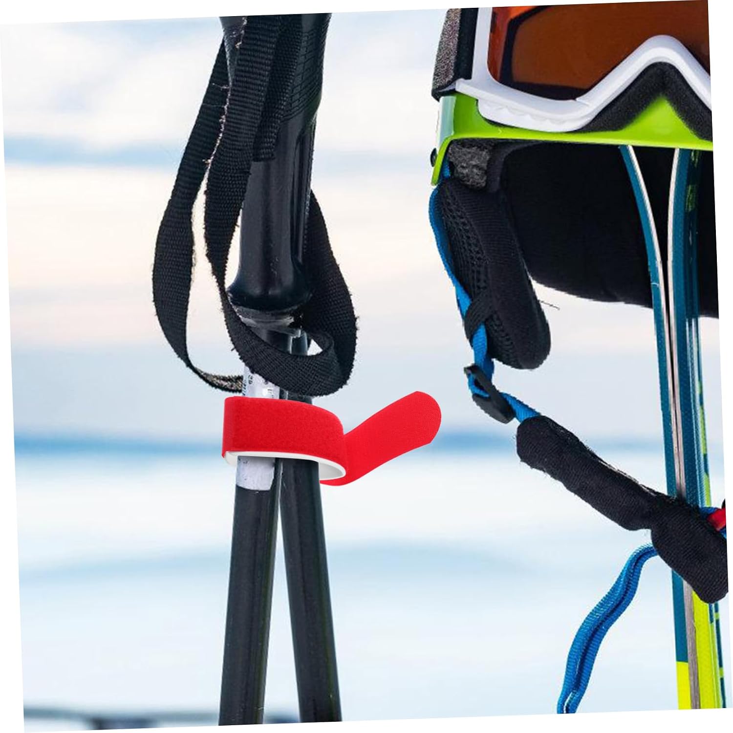 4pcs Adjustable Snowboard Fixing Strap Sled Tie Rope for Secure Carrying Essential Ski Gear Accessory Red and Green