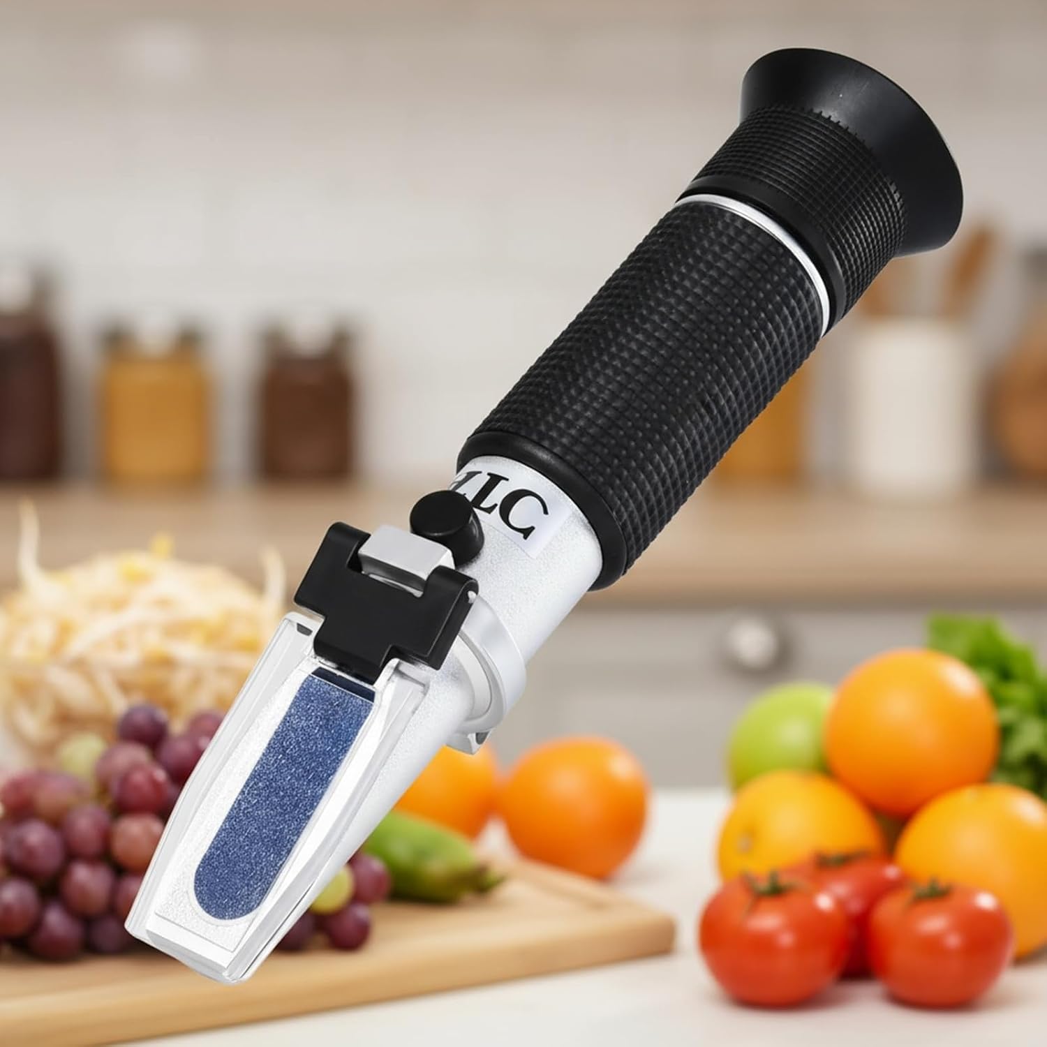 Portable Brix Refractometer with ATC, Accurate Dual Scale Brix Meter Specific Gravity SG Wort 1.000-1.130 & Brix
