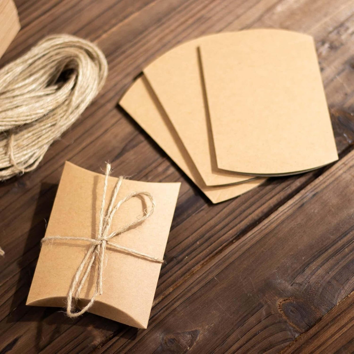 Efavormart 50 Pack 4.5"x3.5" Natural Rustic Party Gift Boxes with Jute Rope Tie, Paper Wedding Favor Pillow Box Set