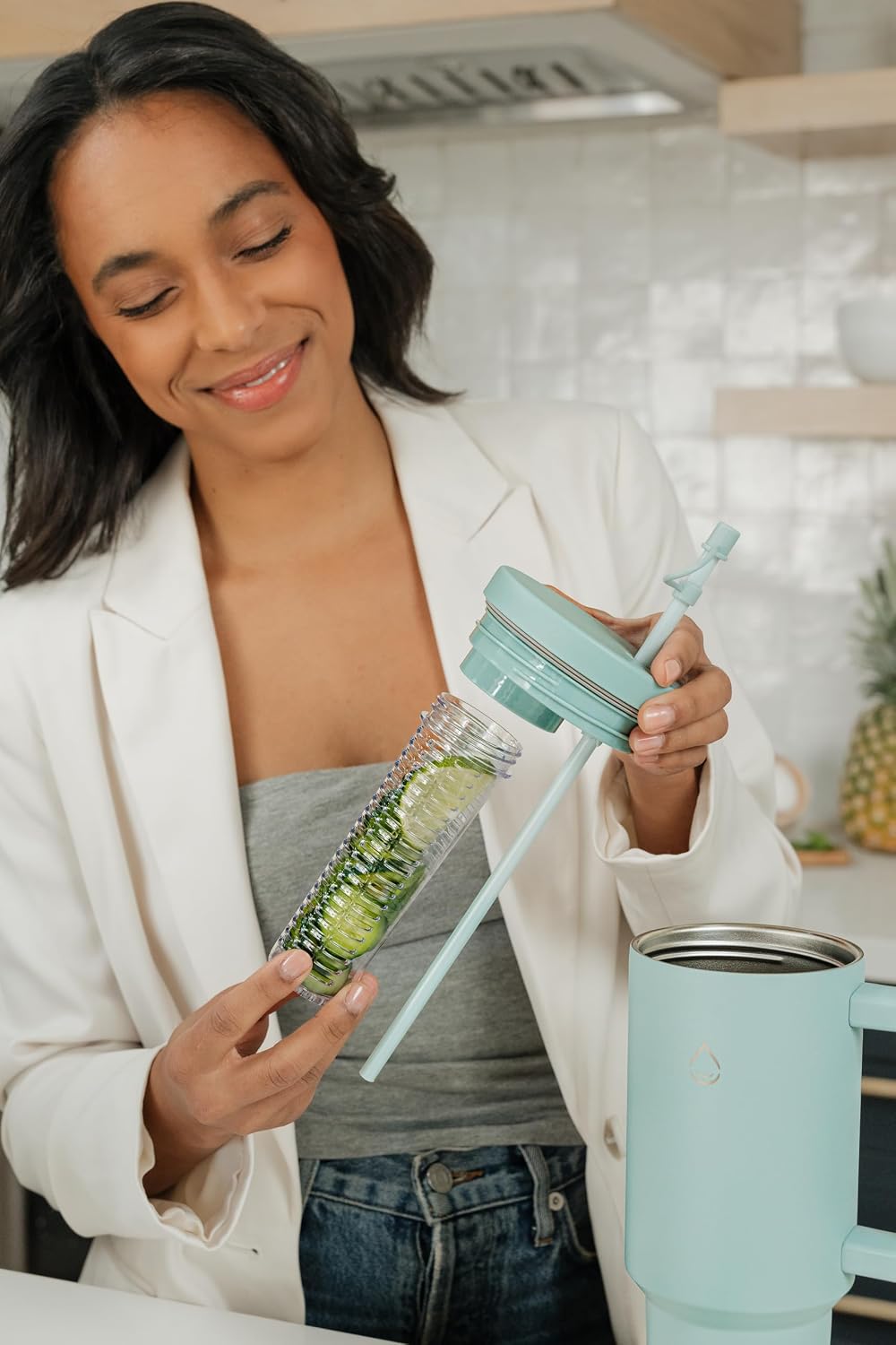 40 oz Tumbler with Handle, Fruit Infuser & Straw Lid : 50 Recipe Fruit Infusion eBook : Bottom Boot : Fits Cupholder