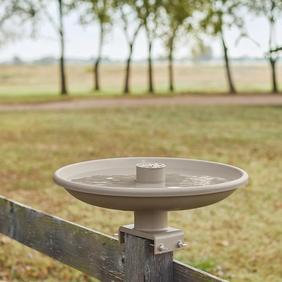Heated Outdoor Plastic Birdbath, 150 Watts, Deck Mount, Tan