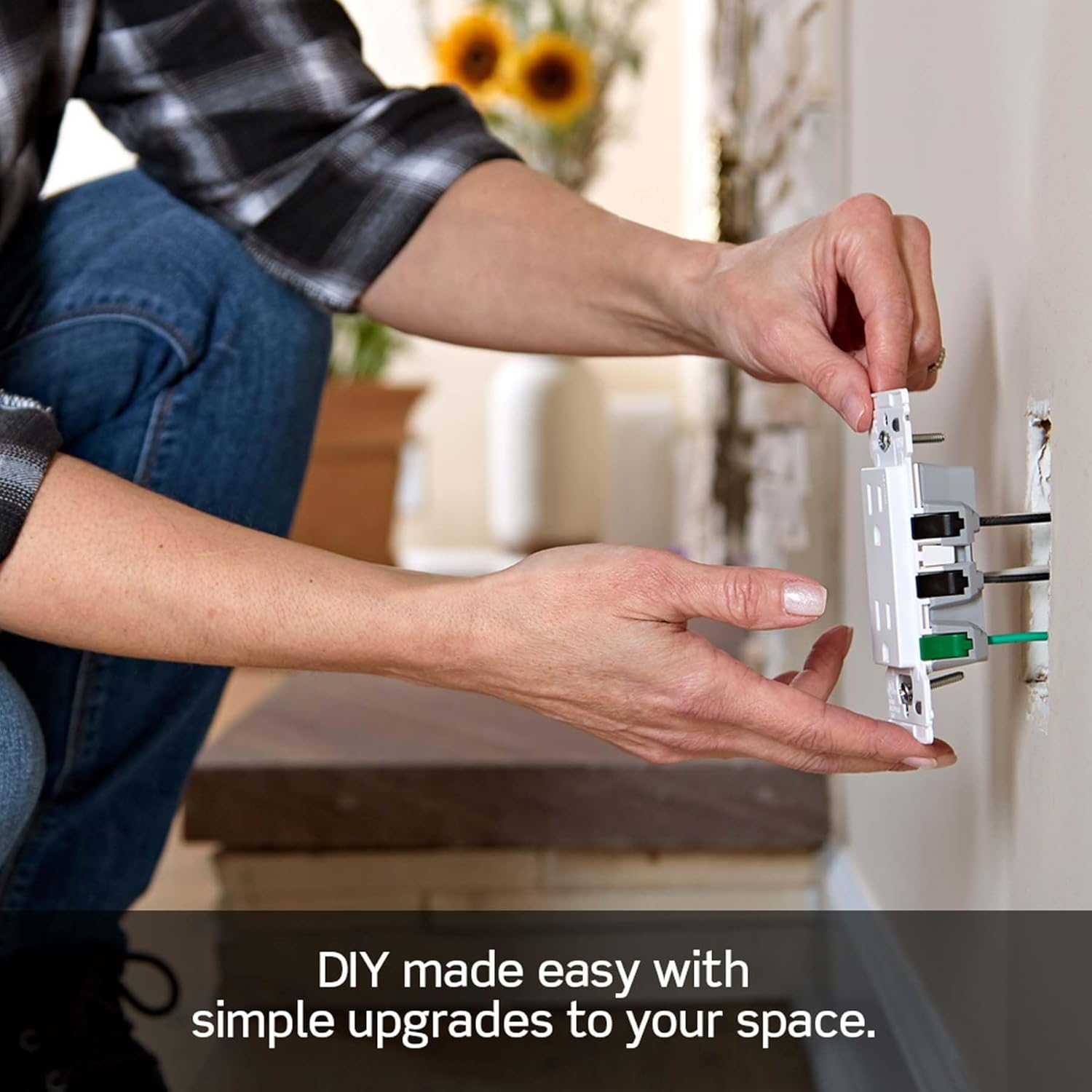 Lever Edge 15 Amp Tamper-Resistant Duplex Wall Outlet, 10-Pack, E5325-MW, White
