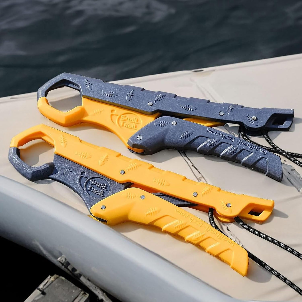 7.5'' Floating Fish Gripper, Fishing Grabber | Catfish Mouth Pliers, Caught Bass Holder, Fish Scale Hook Clamp