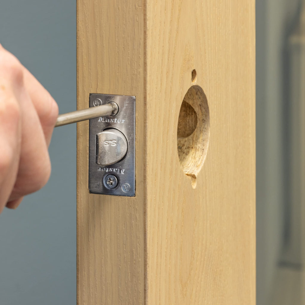 Master Lock Keyed Entry Door Lock, Commercial Grade Chrome Lever SLCHKE26D