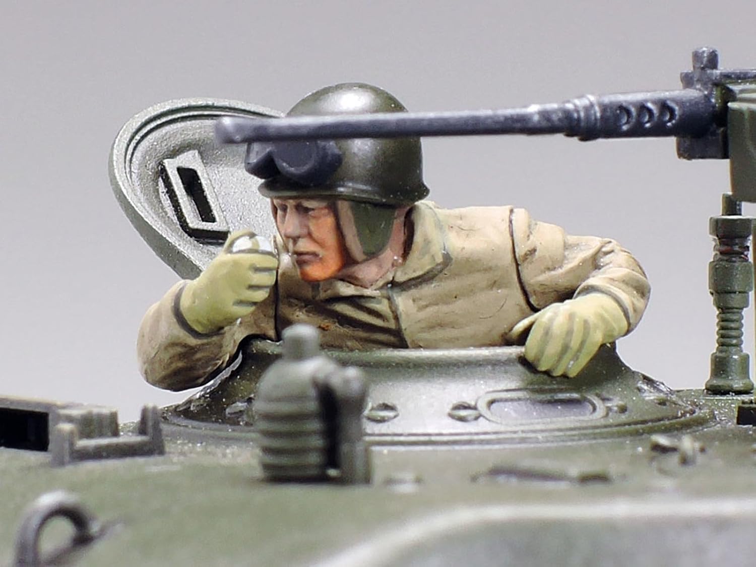 32595 1/48 US Medium Tank M4A3E8 Sherman Plastic Model Kit