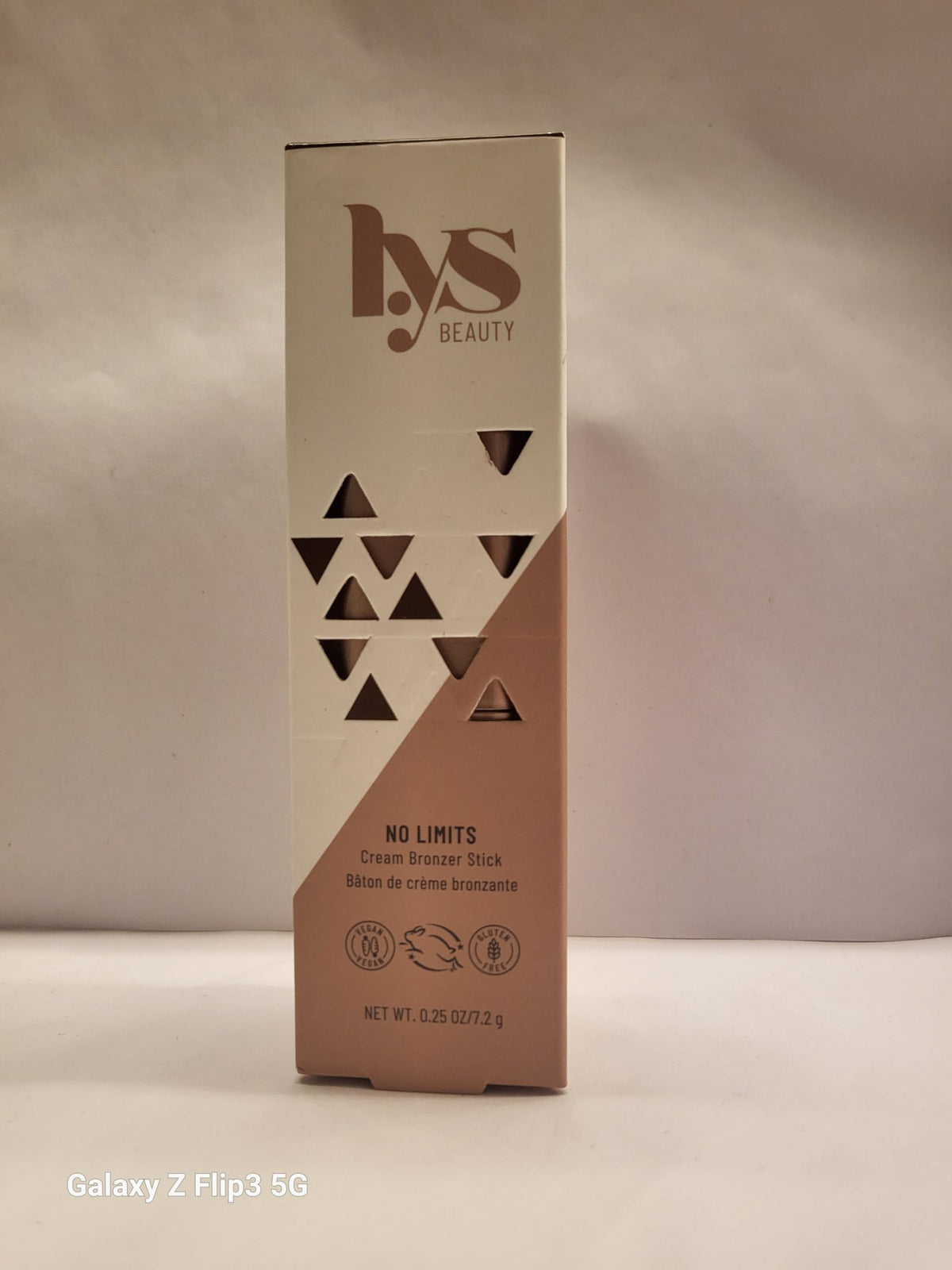 Cream Bronzer Stick: No Limits