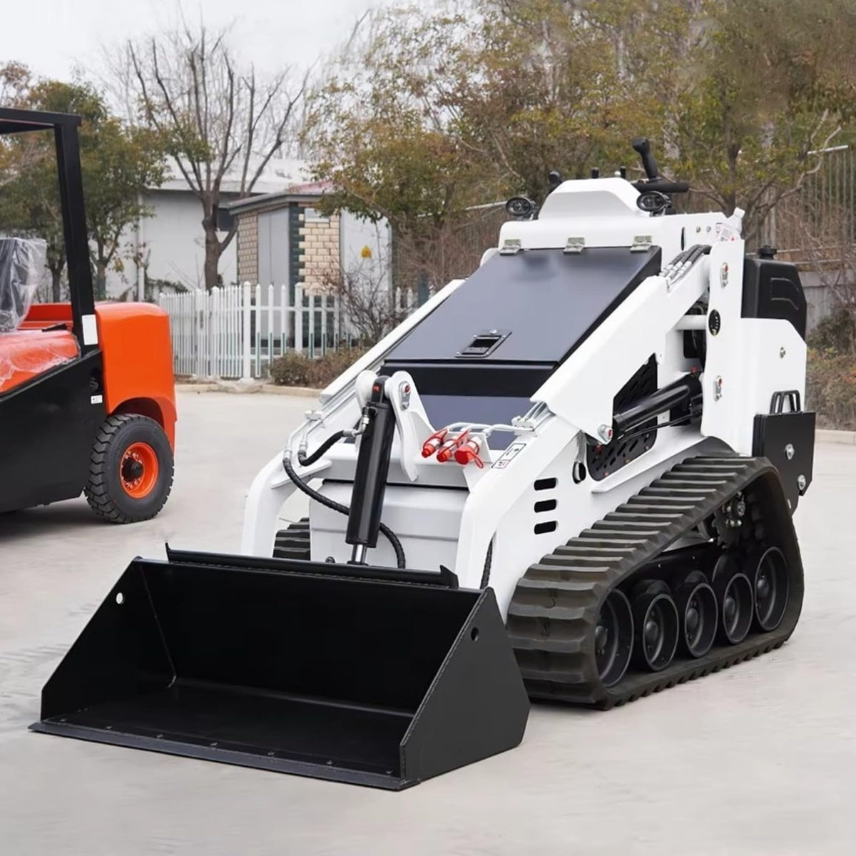 Efficient Mini Skid Steer Loader with Multi-Functional Bucket Hydraulic Drive Compact Backhoe Excavator Loaders