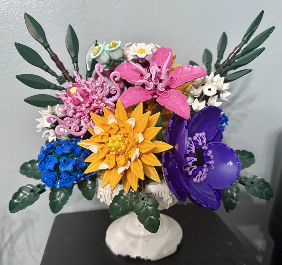 Xbert 1081Pcs Botanicals Flower Bouquet Building Block Sets, Includes Hydrangea, Dahlia, Azalea, Artificial Flowers