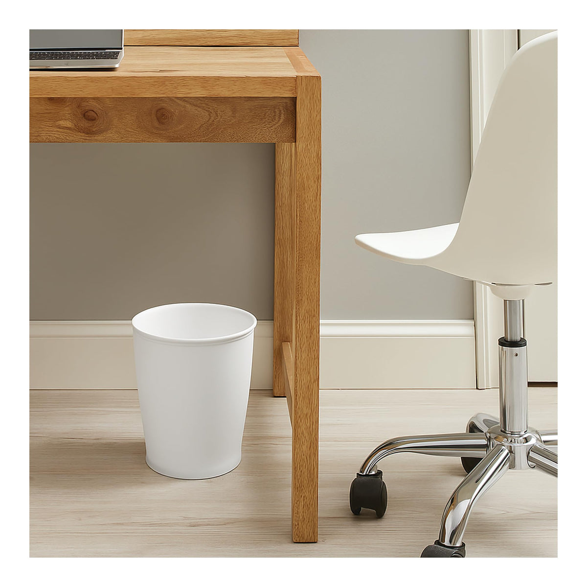 Round Bathroom Trash Can, White