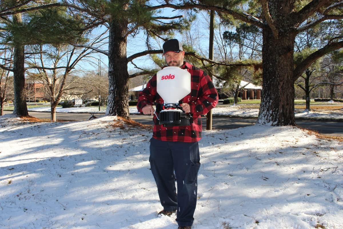 Inc 421 20-Pound Capacity Portable Chest-Mount Spreader with Comfortable Cross-Shoulder Strap - 421S, White, 20lb