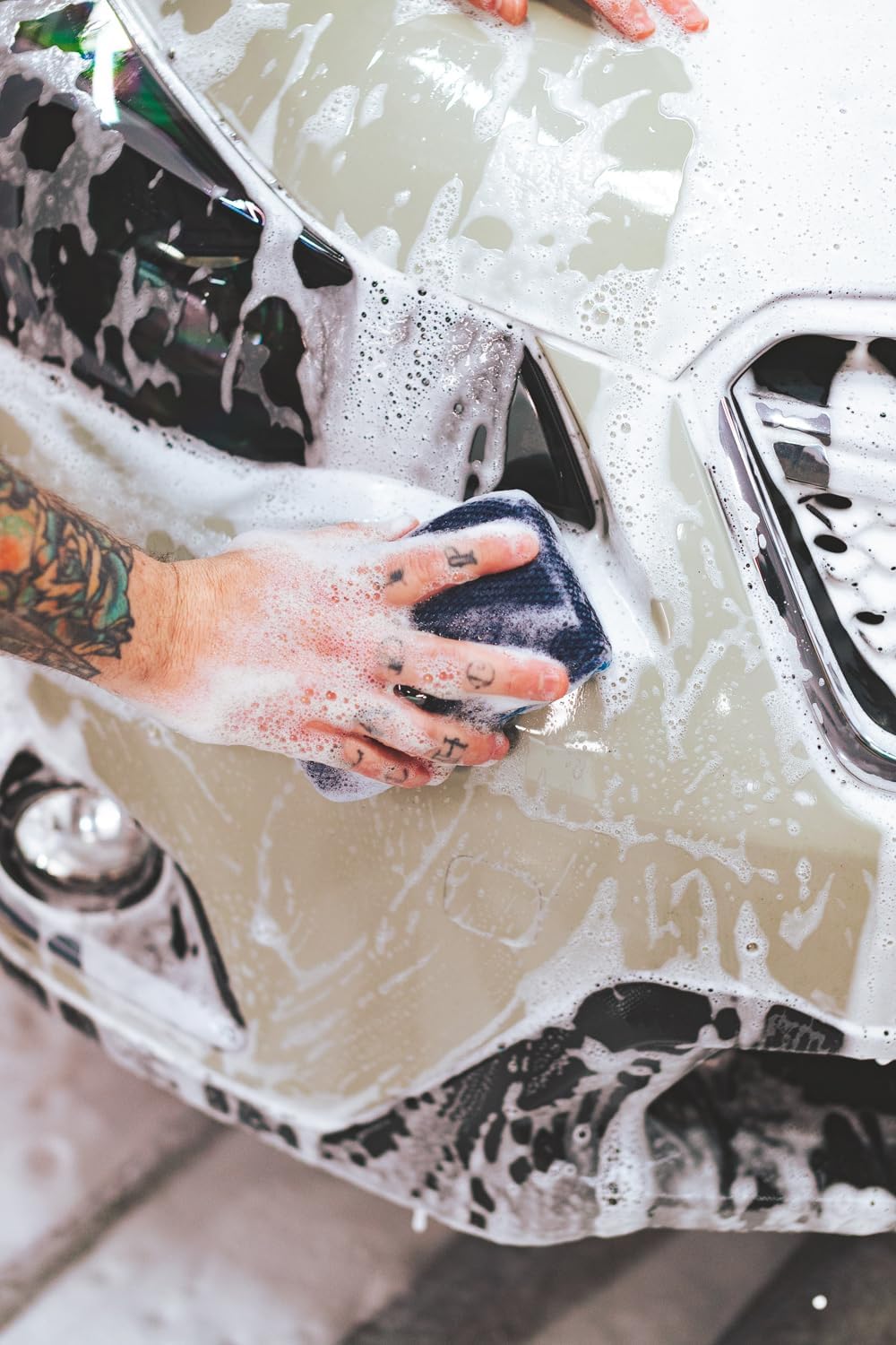 Koch-Chemie Clay Scrubber - Fast and Effective Removal of Paint Contaminants, Grime, Debris, and More - Clay Bar with