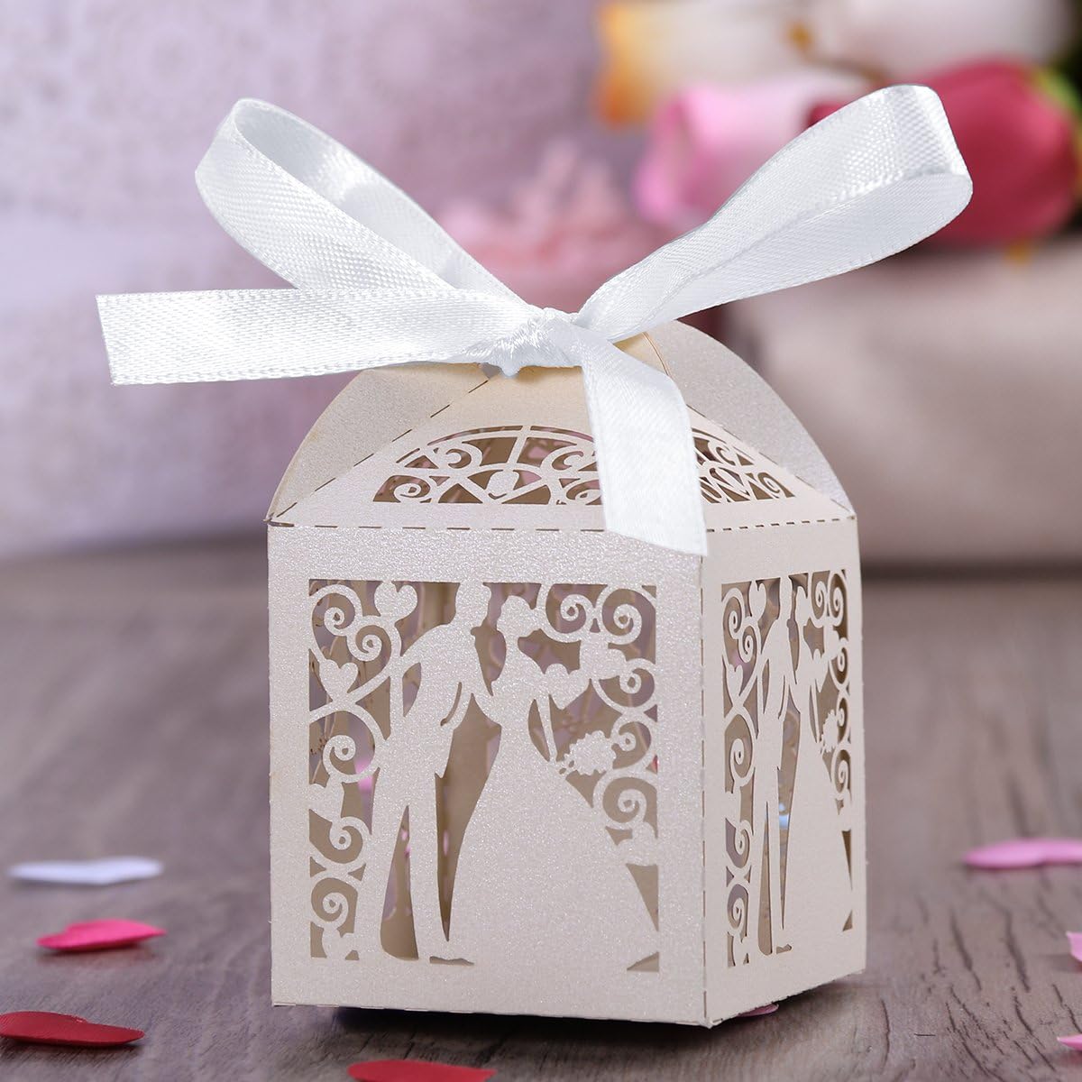 100pcs Wedding Candy Boxes Couple Design Luxury Lase Cut Party Wedding Favor Ribbon Candy Boxes Gift Box Table
