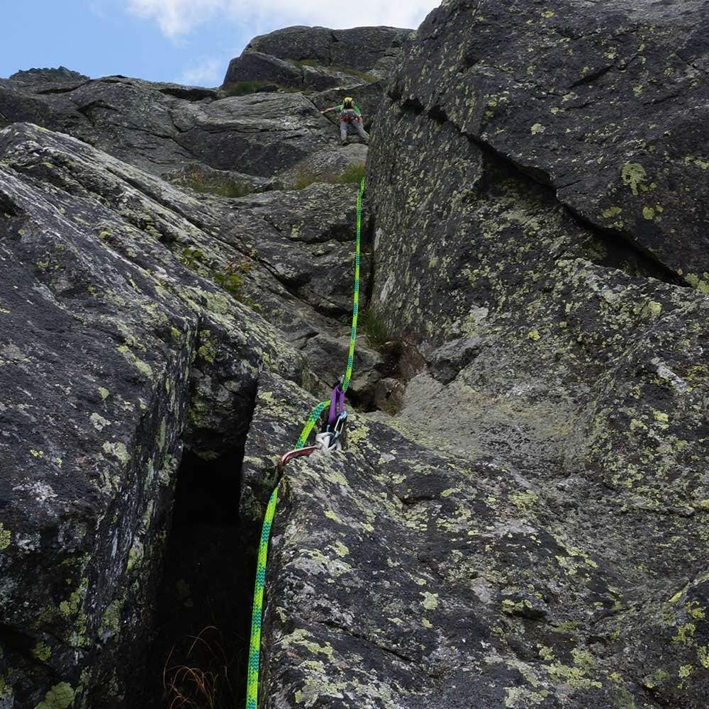 10.5 mm UIAA Dynamic Climbing Rope 45M(150FT), Safety Nylon Kernmantle Rope for Rock Climbing, Tree Climbing, Ice