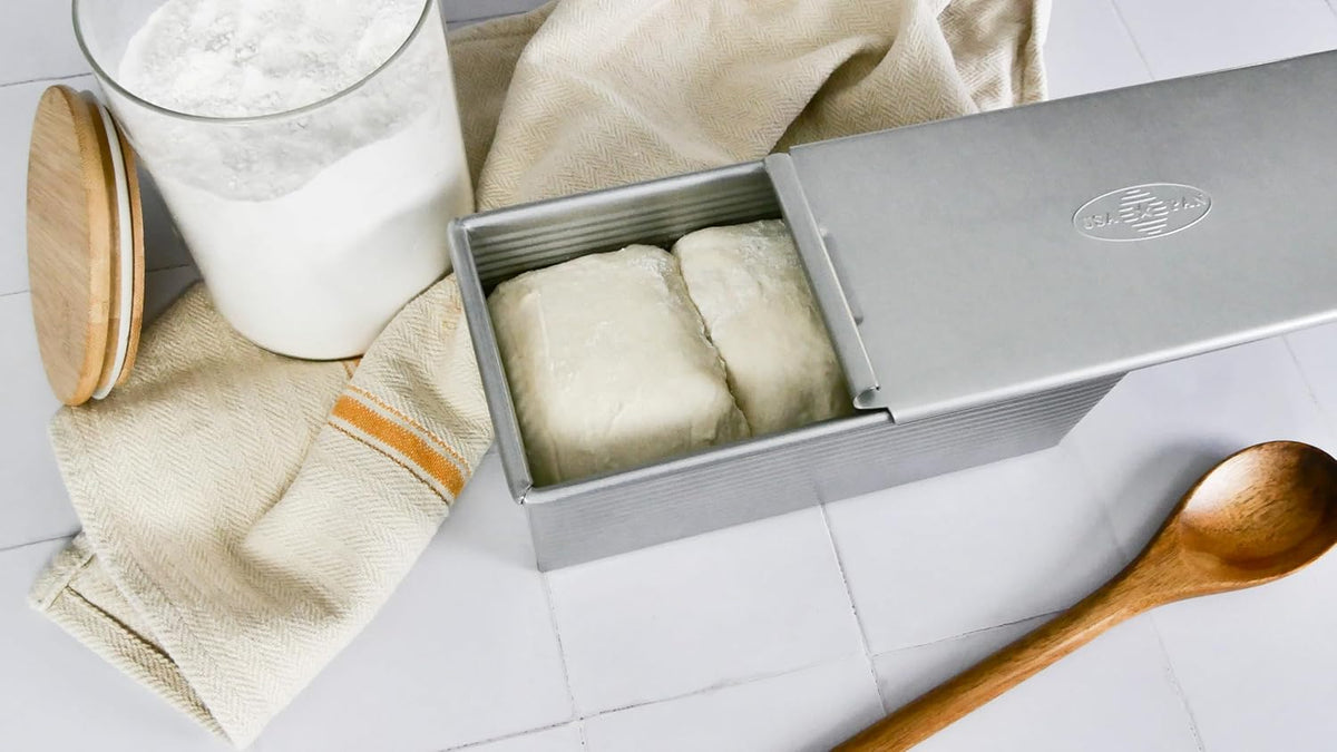 Bakeware Pullman Loaf Pan With Cover, 9 x 4 inch, Nonstick & Quick Release Coating, Made in the USA from Aluminized