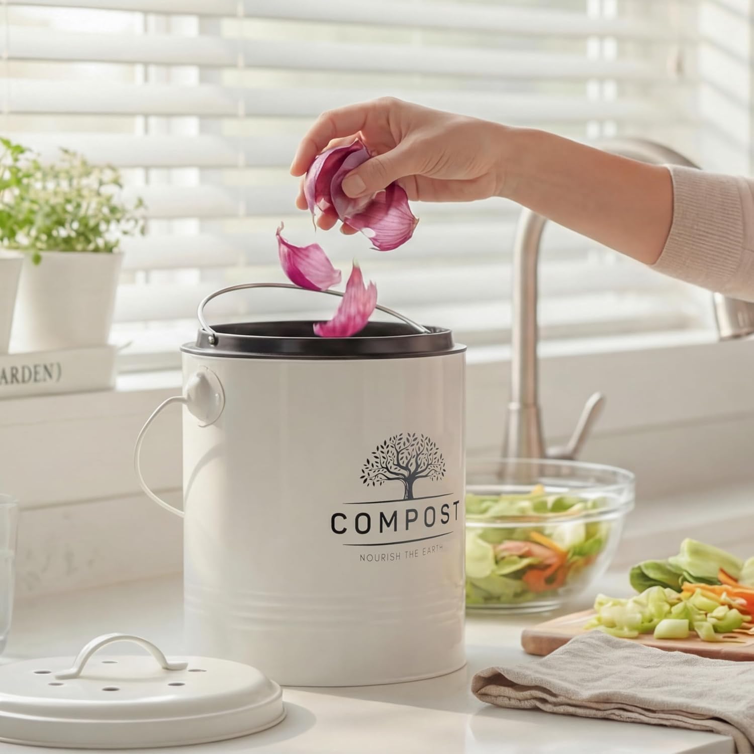 Kitchen Compost Bin, 1.3 Gallon Countertop Compost Bin with Lid, Indoor Compost Bucket Includes Inner Bucket Liner