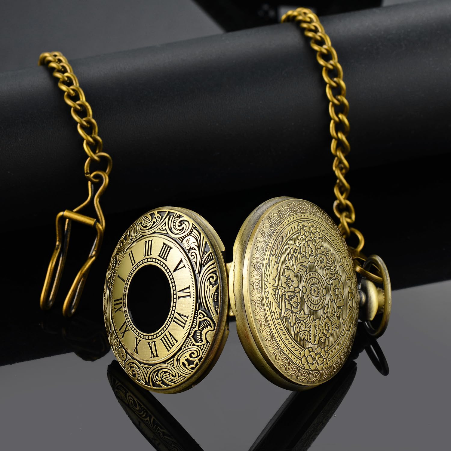 Vintage Pocket Watch Roman Numerals Scale Quartz Pocket Watches with Chain Christmas Graduation Birthday Gifts
