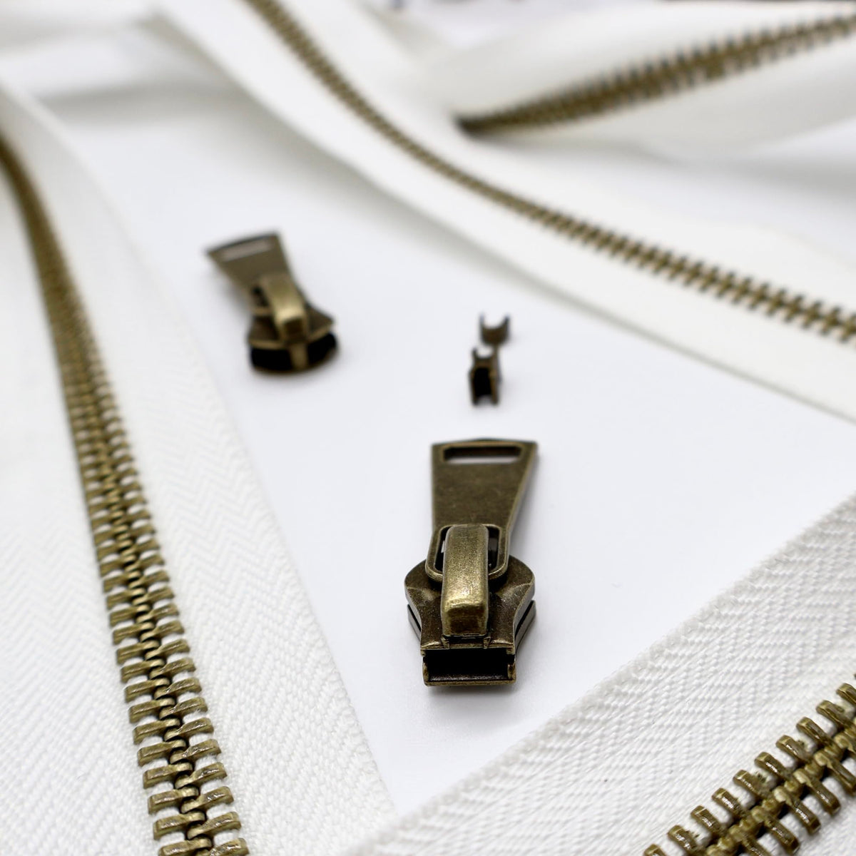 #8 White Copper Teeth Zipper by the Yard 3 Yard Kit