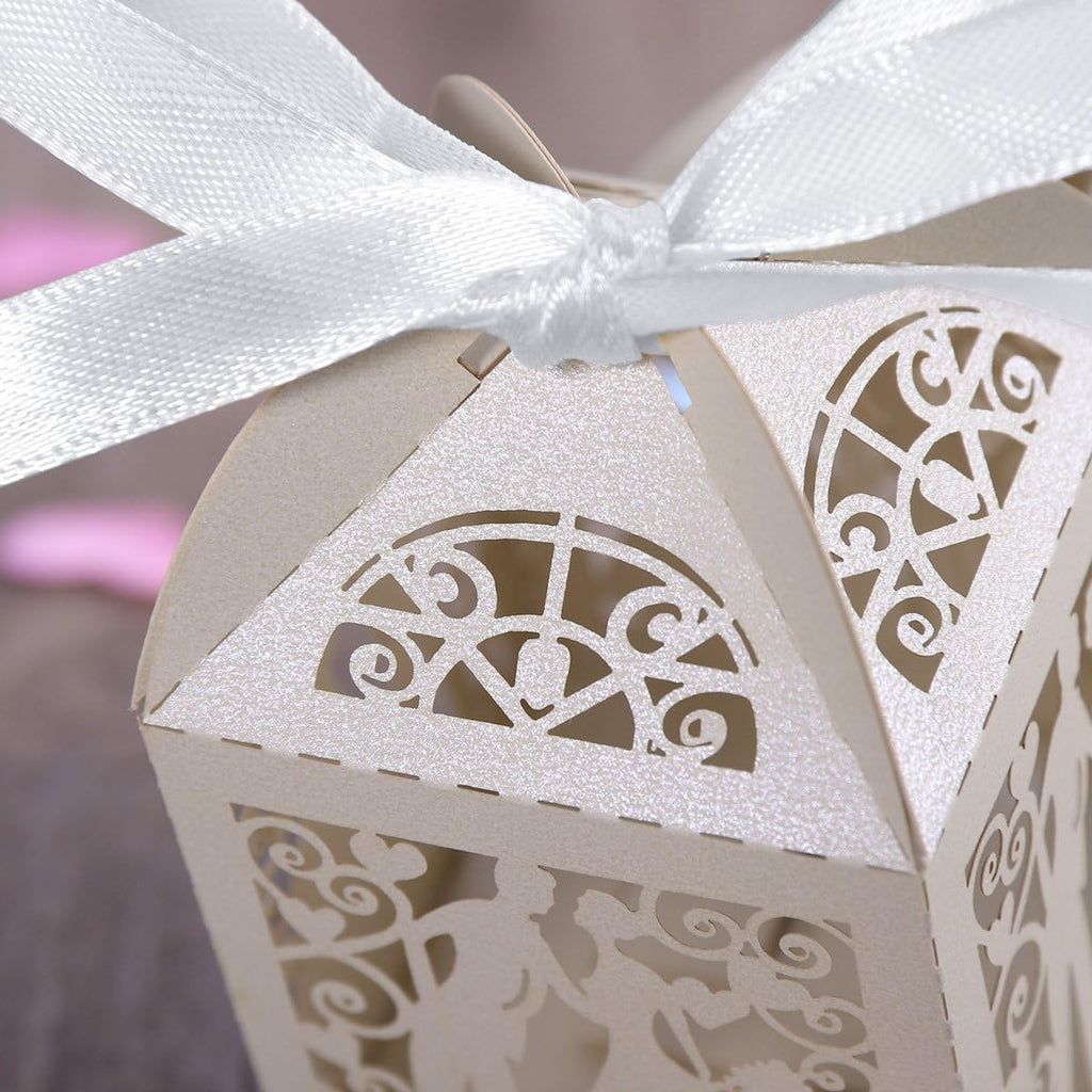 100pcs Wedding Candy Boxes Couple Design Luxury Lase Cut Party Wedding Favor Ribbon Candy Boxes Gift Box Table