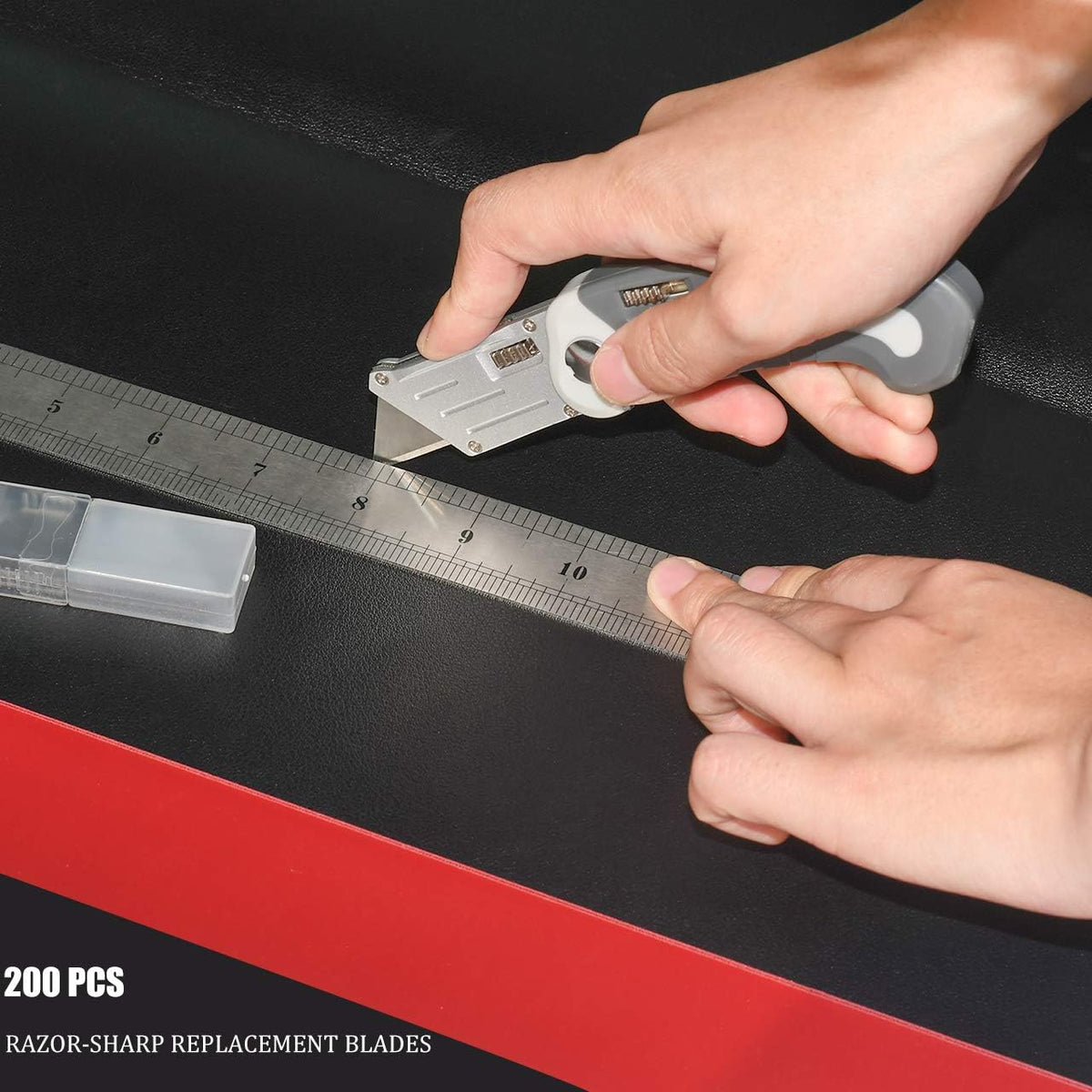 Utility Knife Blades SK5 Steel 200-pack with Plastic Case