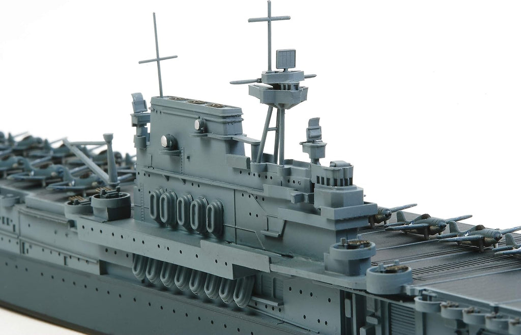 31712 1/700 US Aircraft Carrier Yorktown Plastic Model Kit