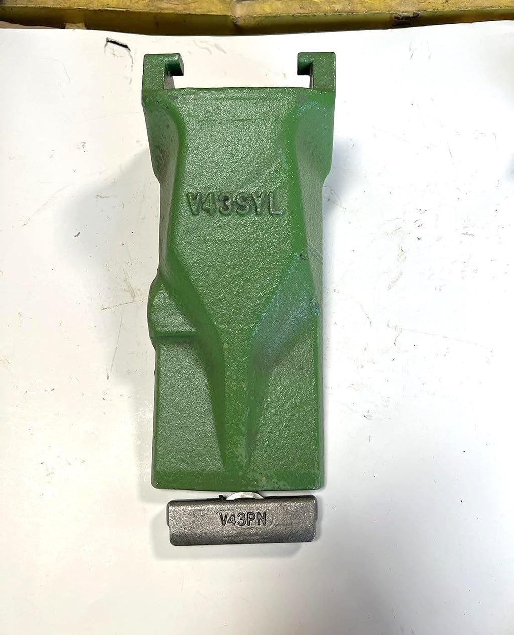 Alessia Cara 2pk Digging Teeth V43SYL, Dirt Bucket Loader Tooth - V43SYL - Fits for V Style V43SYL Bucket Tooth W/Flex PIN (2)