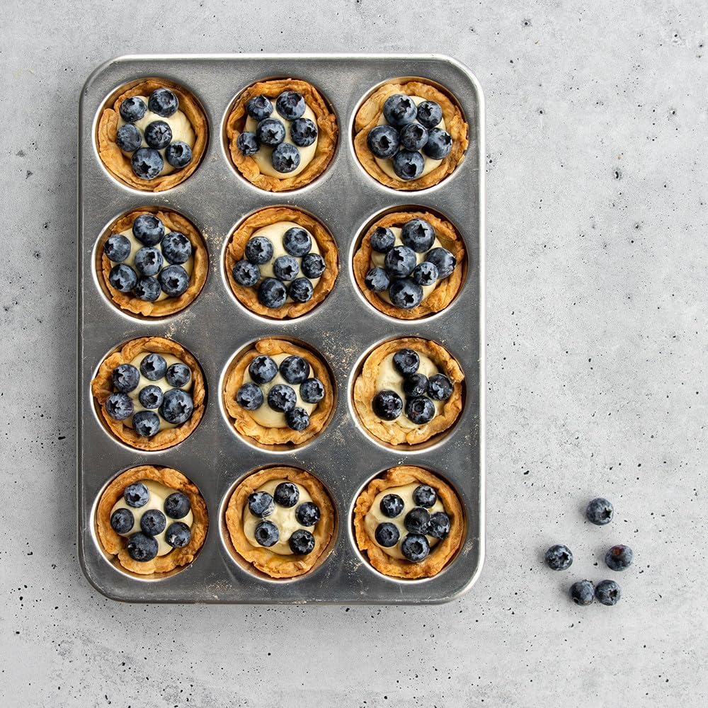 Natural Aluminum Commercial Muffin Pan, 12 Cup