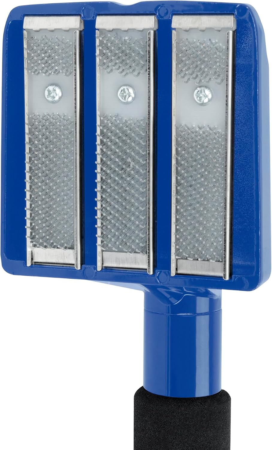 Compact Knee Kicker