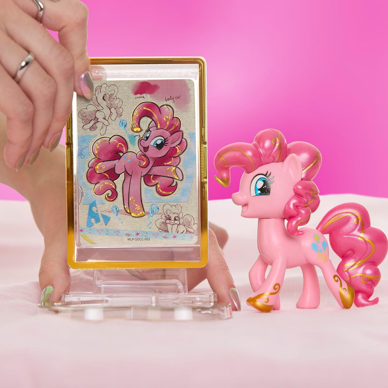 Kayou Friendship in the Cards (Amazon Exclusive) | 4 Special Edition Pony Toys with Collectible Cards & Display