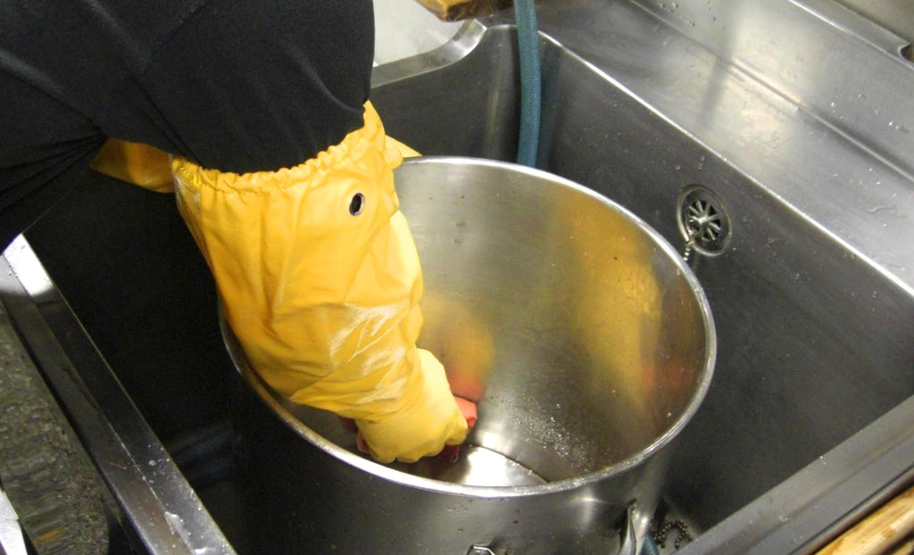 772 Fully-Coated Nitrile Chemical Resistant Glove, Medium, 12-Pack