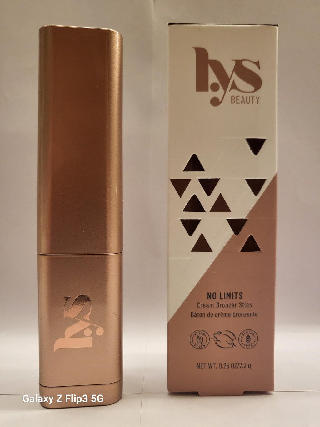 Cream Bronzer Stick: No Limits