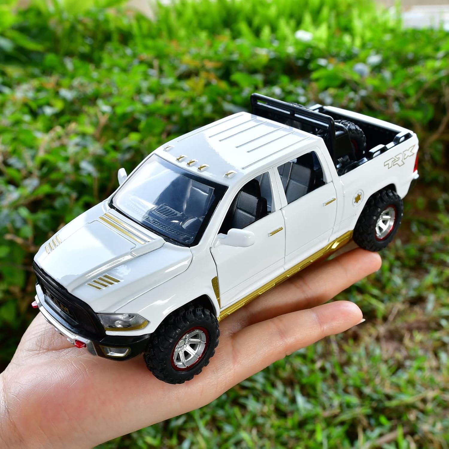 Pickup Truck Toys for Boy Age 4-7 Diecast Metal Model Trucks Open Door Pull Back Toy Cars with Lights and Sound for