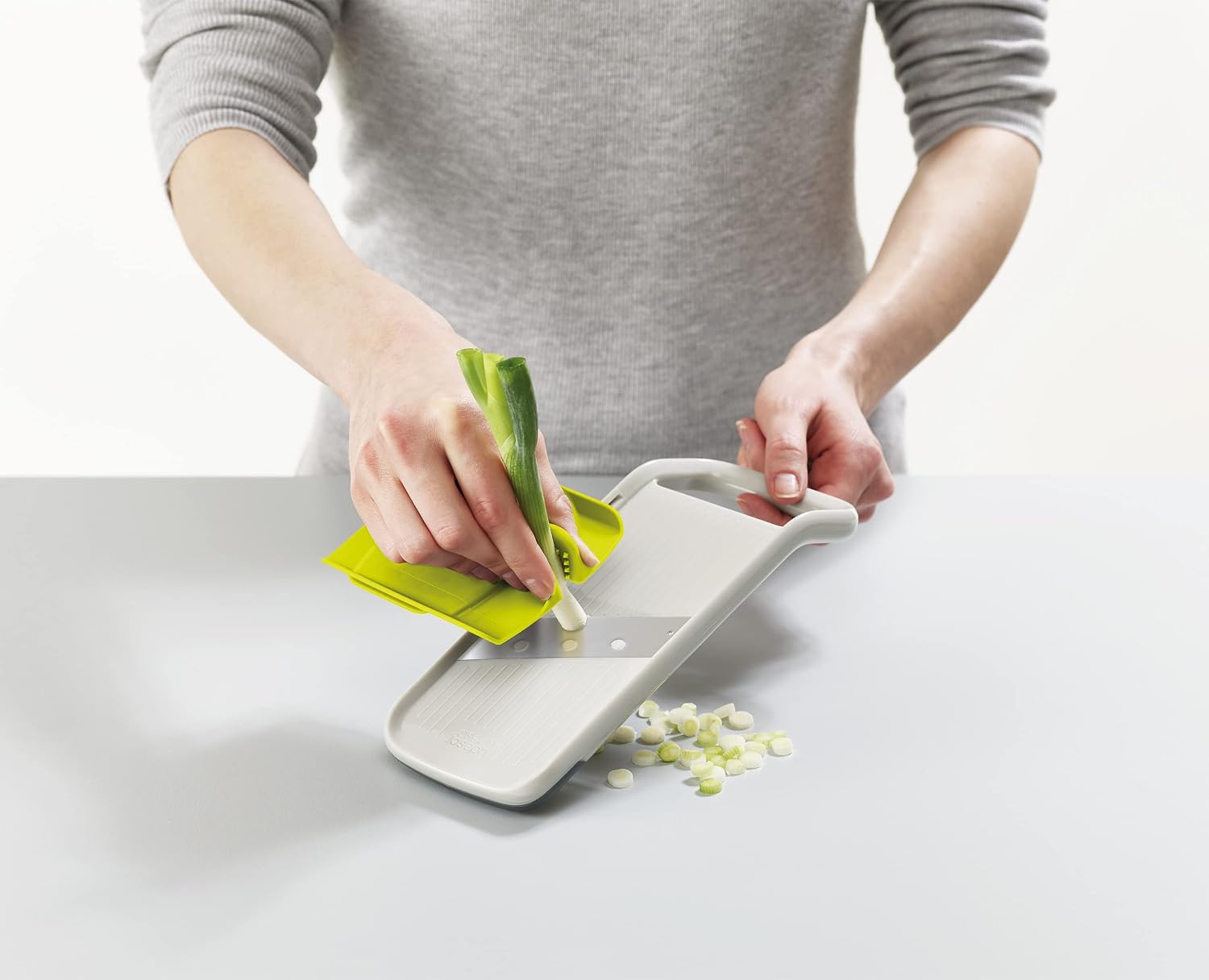 Duo Multi-Grip Mandoline, Fruit and Vegetable Slicer with Precision Food Grip, White