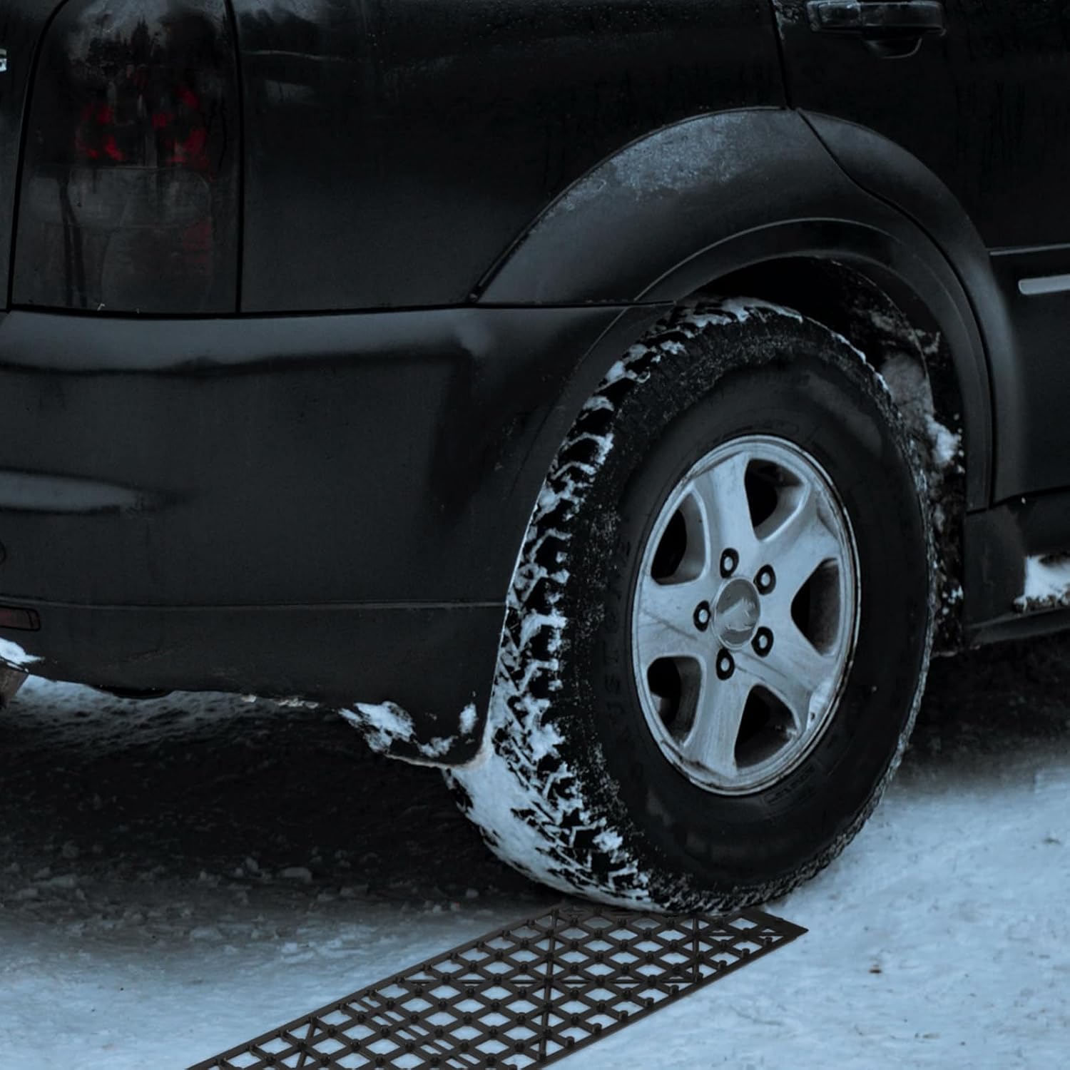 Foldable Tire Traction Mats Anti-Slip Skid Plate for Mud Sand Snow Recovery Car Non Slip Mat for Emergency Vehicle