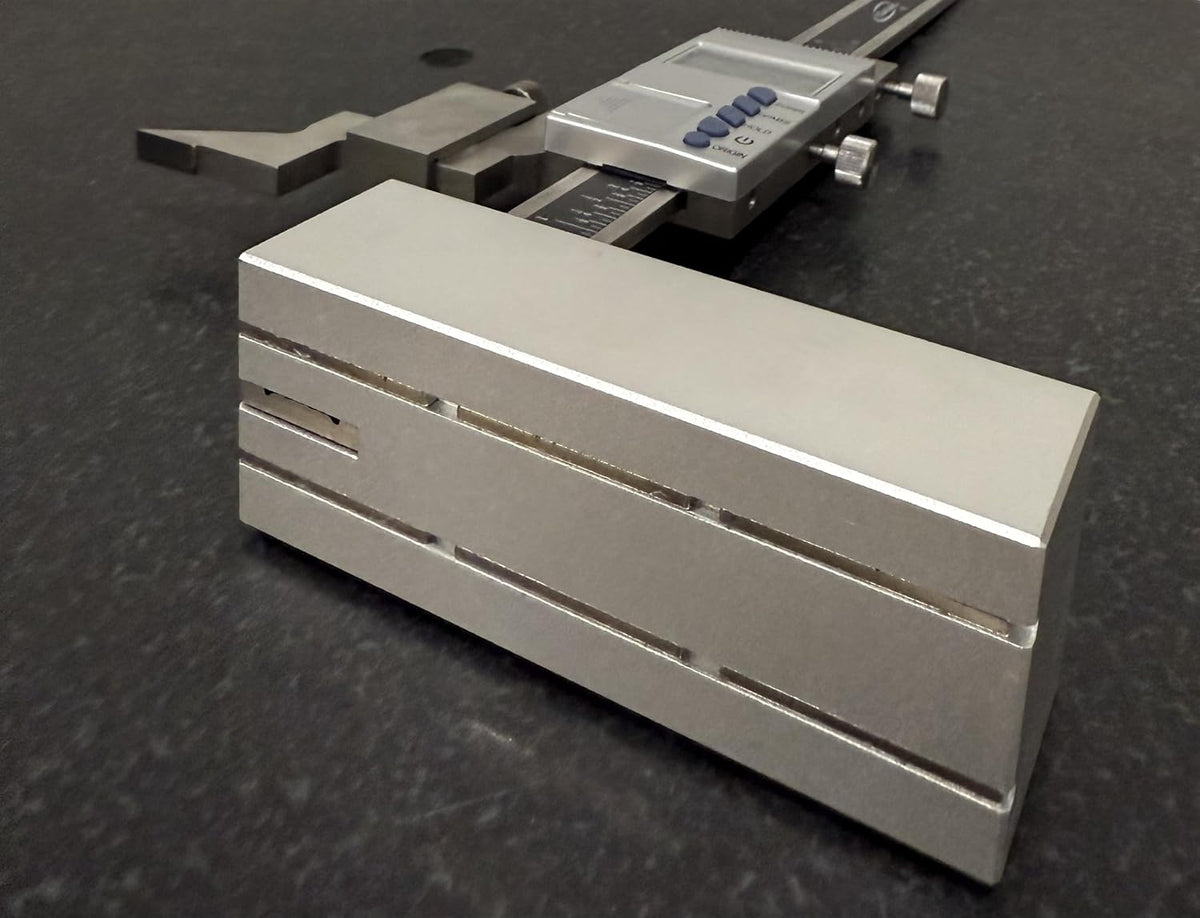 iGAGING 0-6"/150mm Electronic Digital Height Gage, Absolute Reading, in/mm/Fractional Reading, IP54 Protective Rating, Magnetic Base, #35-629