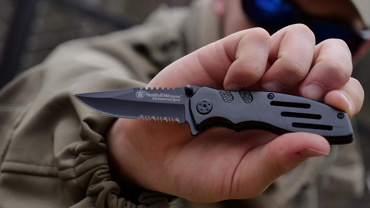 Accessories Extreme Ops SWA24S 7.1in S.S. Folding Knife with 3.1in Serrated Clip Point Blade and Aluminum Handle for